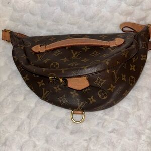 Louis Vuitton Crossbody BumBag in Brown Monogram